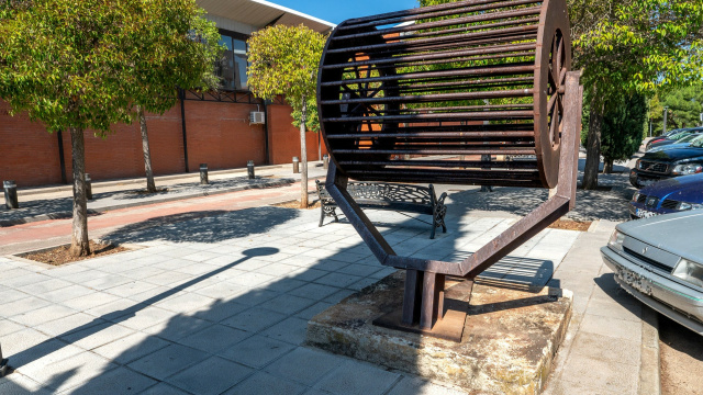 Escultura Mecanismo Circular