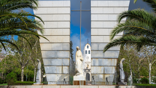 Monumento a los Caídos en el trabajo (viudas)